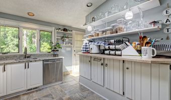 681 Stevens St, Bristol, CT 06010