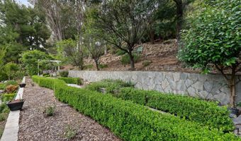 1561 Lookout Dr, Agoura Hills, CA 91301
