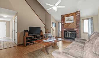 27 Country Hill Rd, Nashua, NH 03063