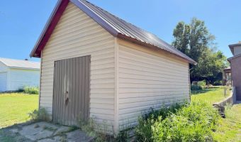 112 N Main St, Barnes, KS 66933