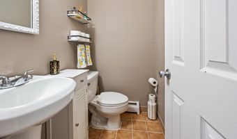 7 Sutton Pl 7, Bloomfield, CT 06002
