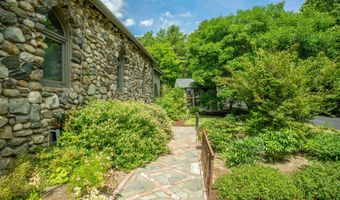48 Old Searsport Ave, Belfast, ME 04915