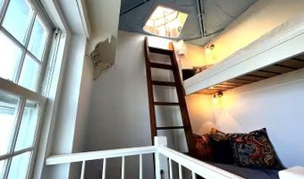 7 Old Ferry Rd, Bristol, RI 02809