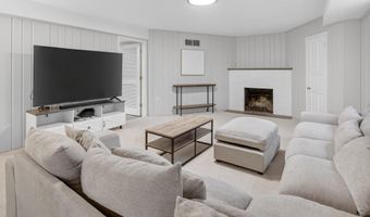 5973 SEARL Ter, Bethesda, MD 20816