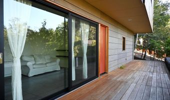 5 Scenic Dr, Ashland, OR 97520
