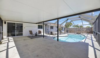 635 Jamaica Cir E, Apollo Beach, FL 33572