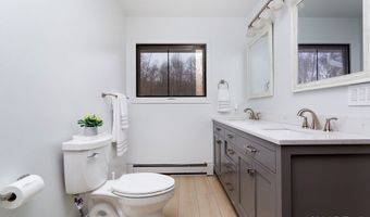 6 Daniels Dr, Danbury, CT 06811