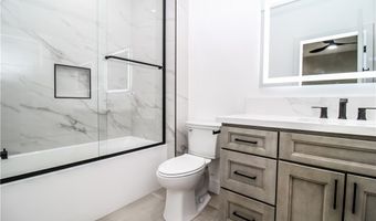 19299 Roanoke Rd, Apple Valley, CA 92307