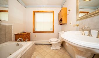 720 Bennett Rd, Angola, NY 14006