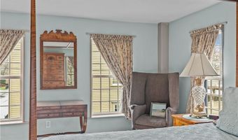 11 Cross St, Newport, RI 02840