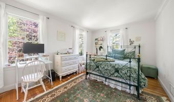 50 0 Indian Trl, Barnstable, MA 02630
