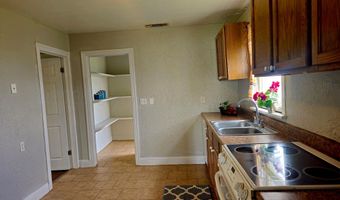 8015 Upton Rd, Amarillo, TX 79119