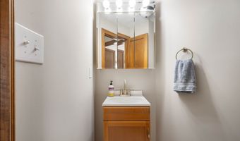 6520 Forrest Commons Blvd, Indianapolis, IN 46227