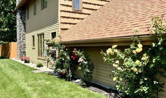 408 Duryea Dr, Auburn, IN 46706
