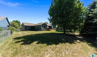 813 E Heatherwood Dr, Brandon, SD 57005