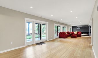 22 Point Ln, Arcadia, IN 46030