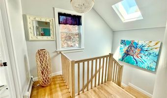 22 Dixon St, Newport, RI 02840