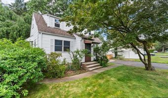 305 E Main St, Bergenfield, NJ 07621