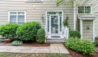 21 Great Heron Ln 21, Brookfield, CT 06804