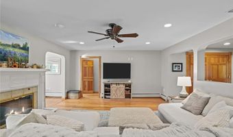 151 Old Jenckes Hill Rd, Lincoln, RI 02865