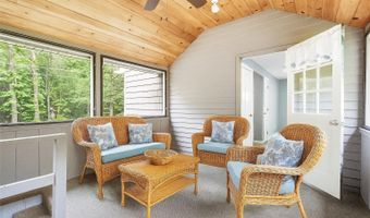 5 Austin Rd, Amherst, NH 03031