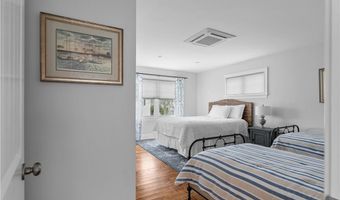 36 Keeher Ave, Newport, RI 02840