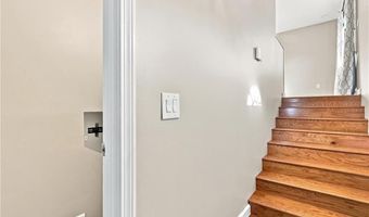 105 Branch Ave, Cumberland, RI 02864