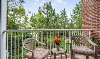 20600 HOPE SPRING Ter 202, Ashburn, VA 20147