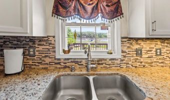 738 Dawson Creek Rd, Arapahoe, NC 28510