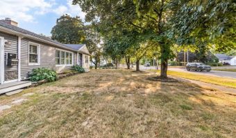 123 Mount Hope Ave, Bangor, ME 04401