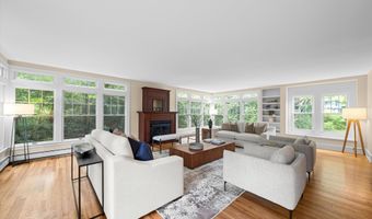 340 Orchard Hills Dr, Ann Arbor, MI 48104