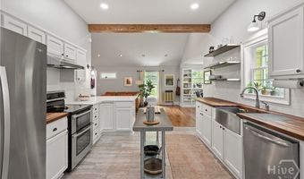 160 Crestview Cir, Athens, GA 30606