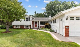 1525 E JOHN St, Appleton, WI 54915