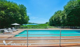 275 Boston Neck Rd, Narragansett, RI 02882