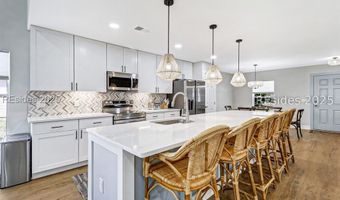 3 Lakeside Dr, Bluffton, SC 29910