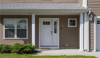 18 Cross St, East Providence, RI 02914
