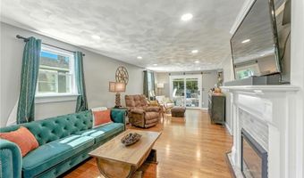 82 Martin St, East Providence, RI 02914