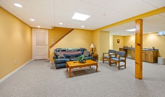 699 Andrea Ct, Cheshire, CT 06410