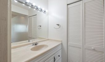 98 Moanalua Rd 2103, Aiea, HI 96701