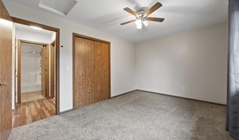 158 Elm Ridge Dr, North Liberty, IA 52317