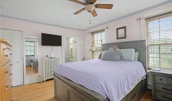 15 Ayrault St, Newport, RI 02840