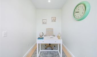 27 Soar Way, Newport, RI 02840