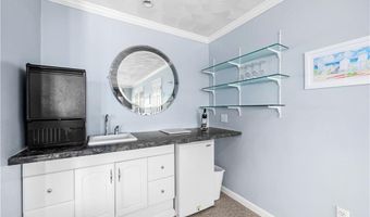 16 Elm Ave, Narragansett, RI 02882