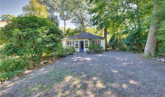 47 Wake Robin Trl, Narragansett, RI 02874