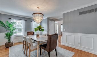 13153 Barrett Meadows Dr, Des Peres, MO 63021