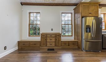 724 N Water St, Albany, IN 47320