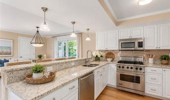 20 Narragansett Ave 306, Narragansett, RI 02882