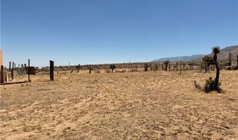 1 Luna Mountain Rd, Apple Valley, CA 92308