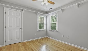 1748 Town Home Dr, Apex, NC 27502