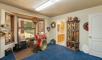 913 Starveout Creek Rd, Azalea, OR 97410
